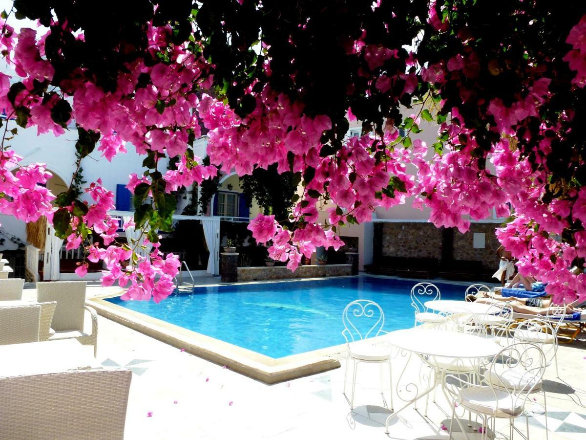 Bougainvillea Suites Kamári エクステリア 写真