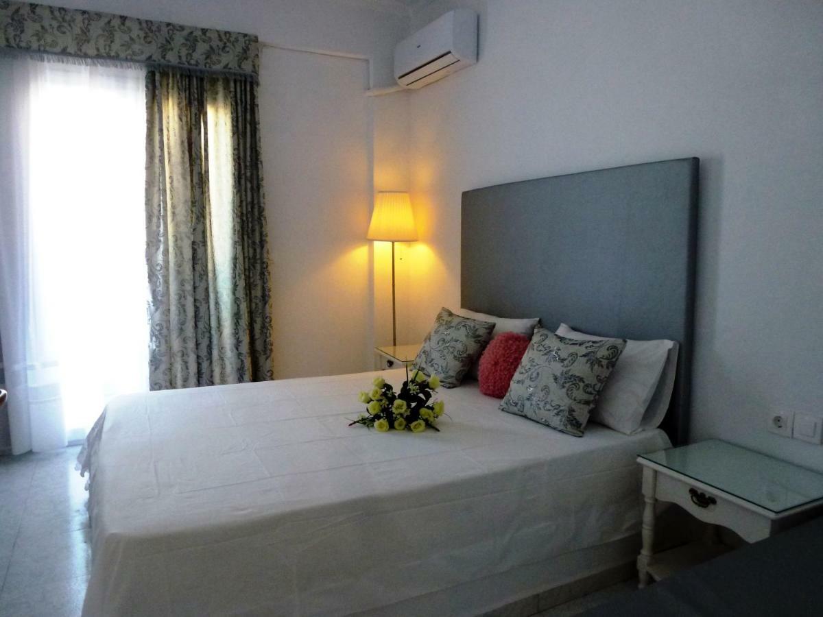 Bougainvillea Suites Kamári エクステリア 写真